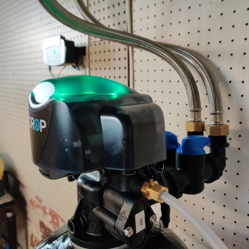 drop smart water softener closeup 800x800 1